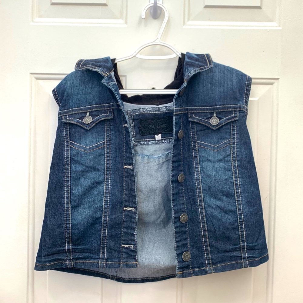 Denim Vest with Hood
Brand: All Lower
Size: XL
Color: Navy Blue